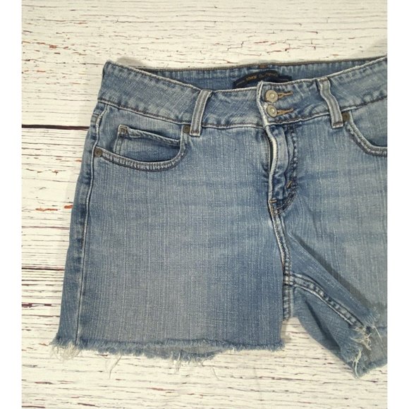 Levis 526 Jean Shorts Sz 4 Stretch Denim Booty Raw Hem Cut Offs 3” Inseam Light - Picture 6 of 11